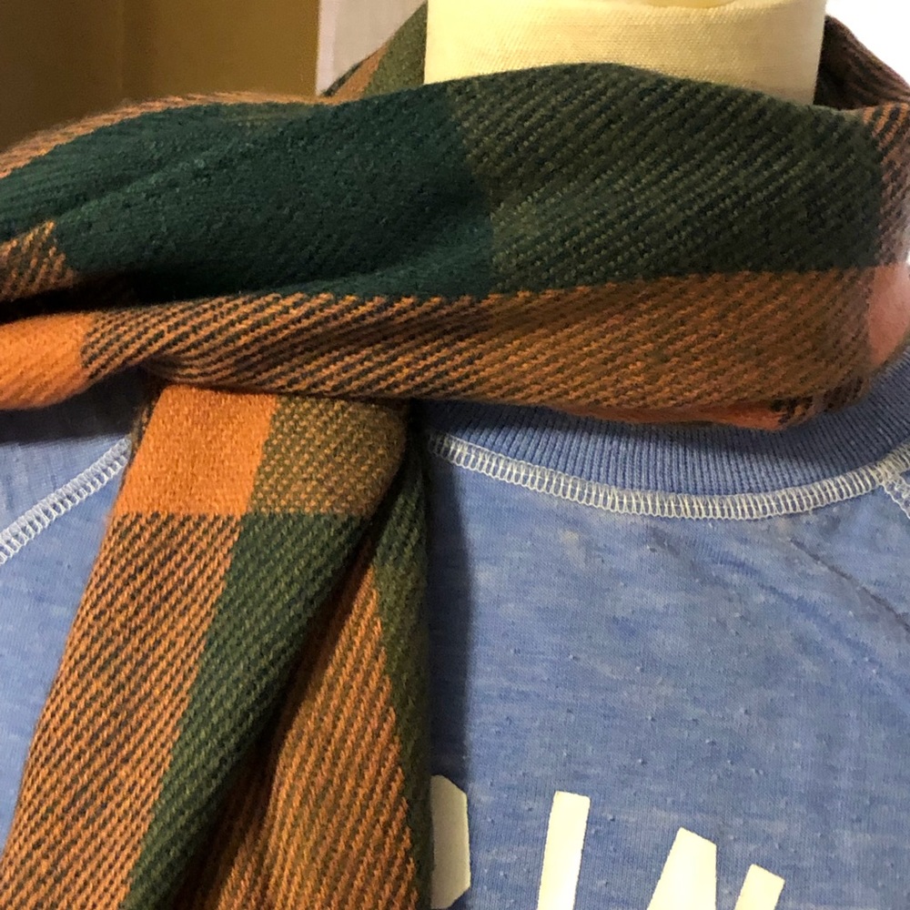 Scarf - Picture 4 of 8
